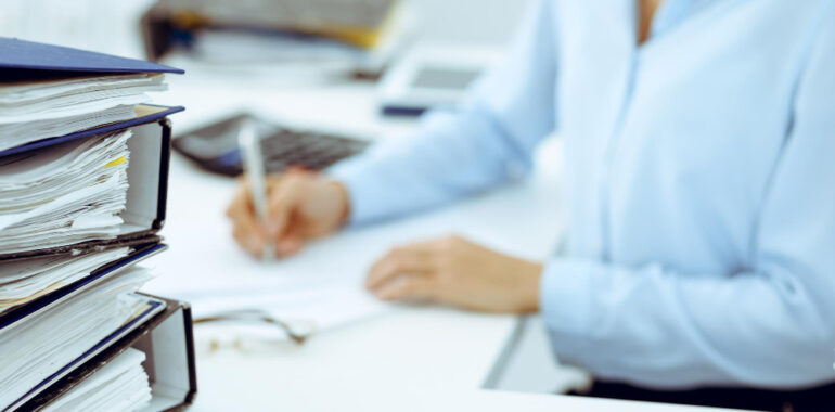 Kto może ogłosić upadłość konsumencką i co trzeba wiedzieć przed złożeniem wniosku?